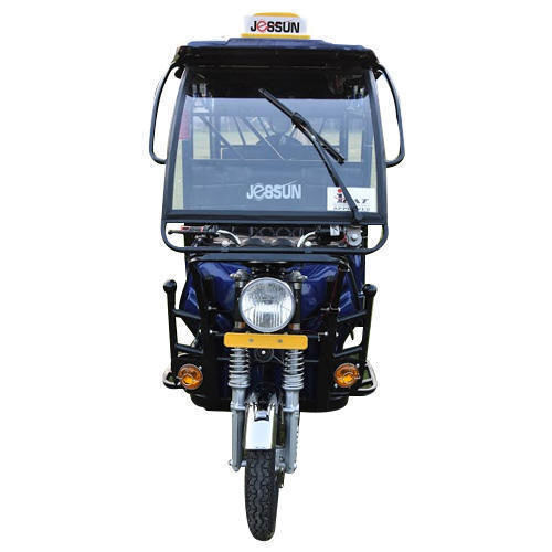 Battery Operated Electric Rickshaw