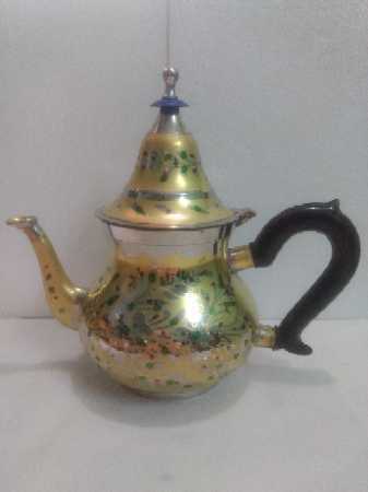 BRASS TEAPOT WITH GOLDEN FINSIH