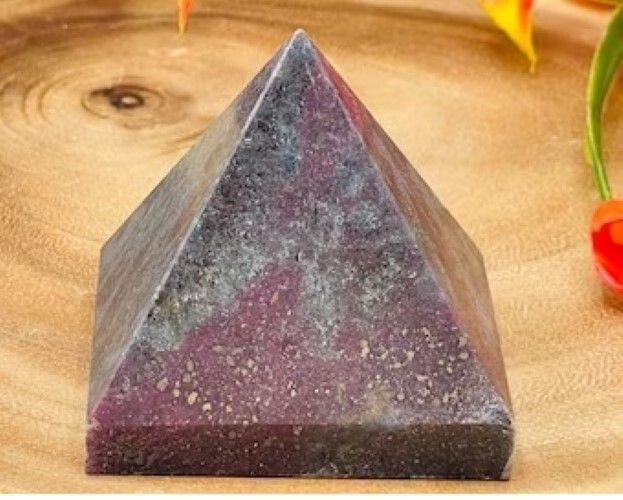 Natural Ruby Kynite Gemstone Crystal Pyramid