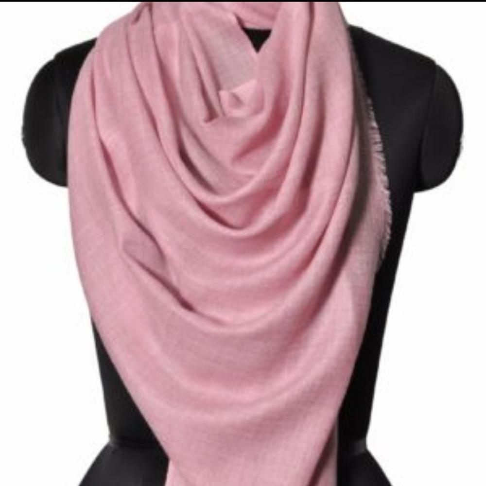 Ladies Stoles - Material: Wool