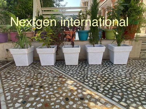 14 inch white garden planter