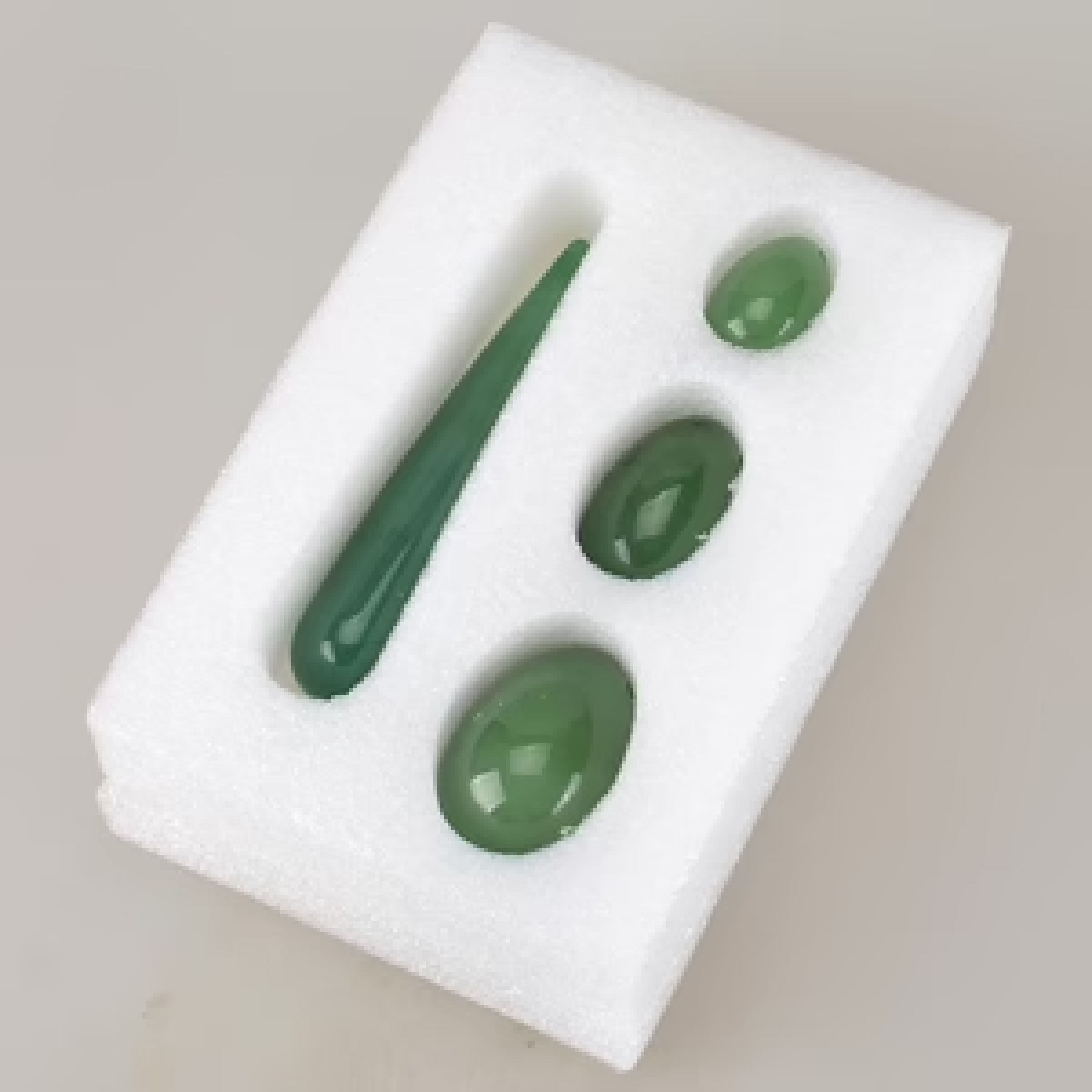 Natural Green Aventurine Gemstone Yoni Massage Eggs for Kegel Exercise For Women Use