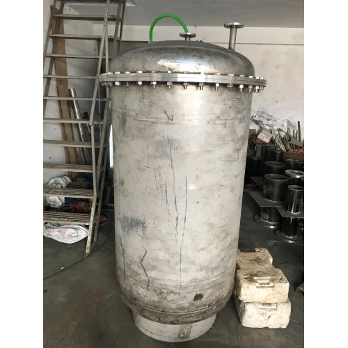 Mixing Tank With Stirrer