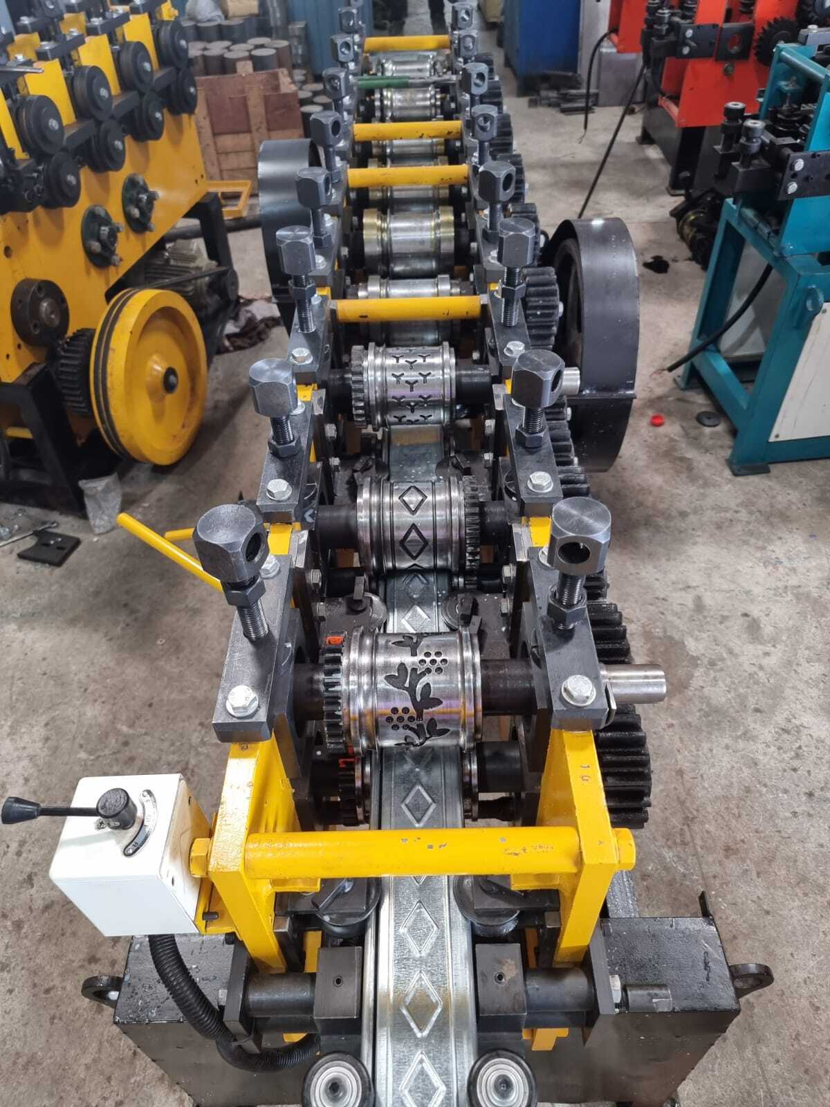 Rolling Shutter Strip Making Machine 8 Rollers 3 Design