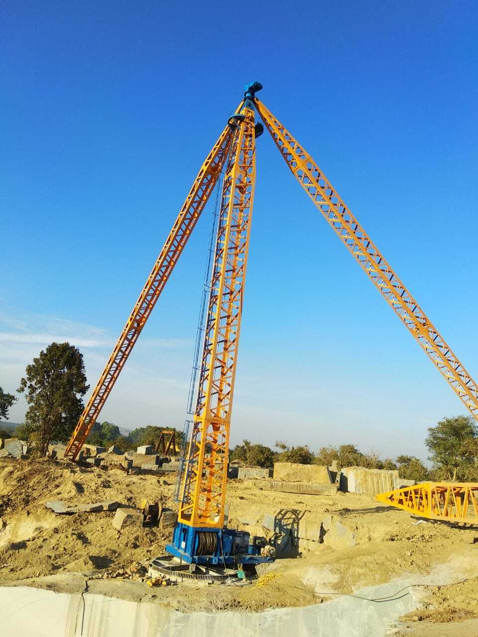 HIGH SPEED DERRICK Crane