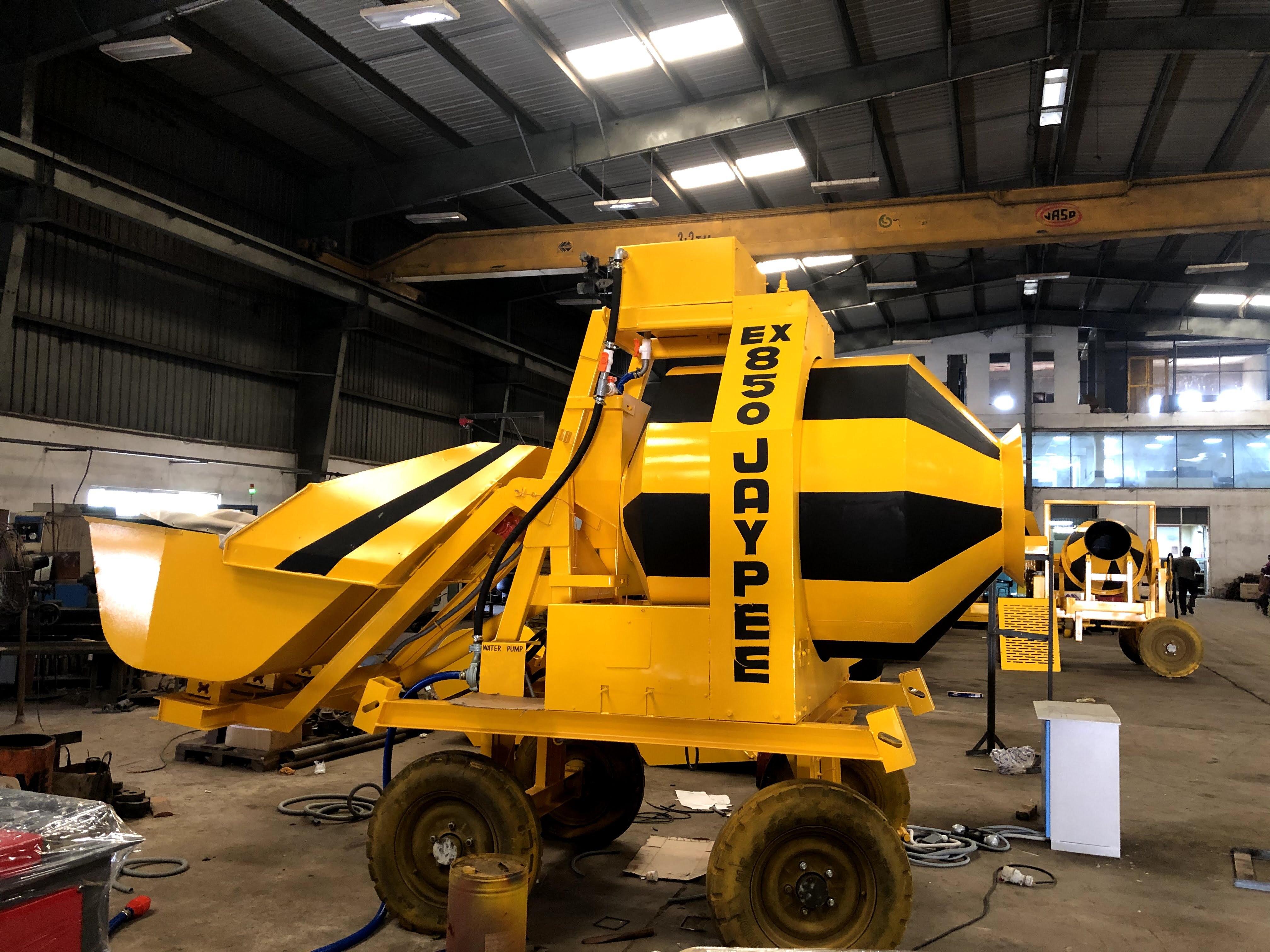 REVERSE DRUM CONCRETE MIXER
