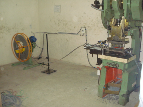 Pneumatic Feeder With Motorized Decoiler