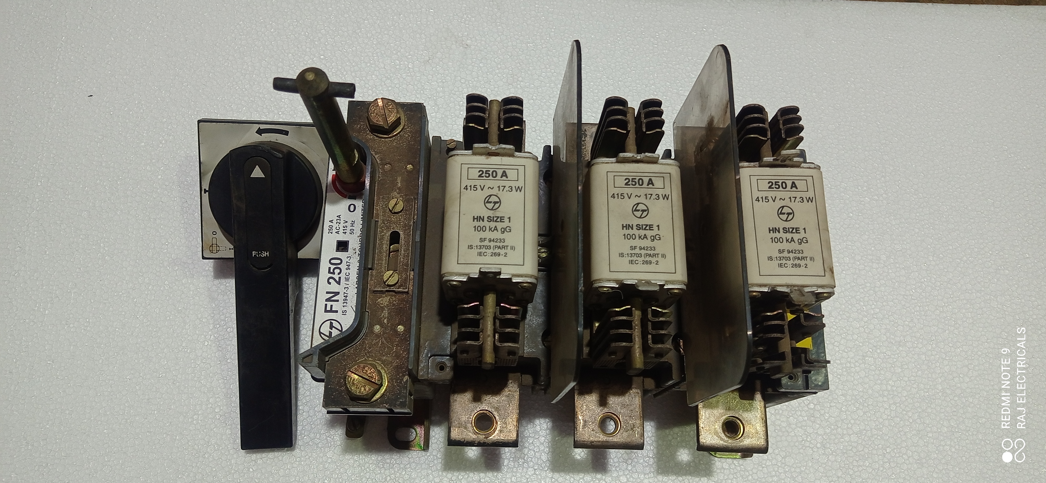 LT 250A FUSE SWITCH FN