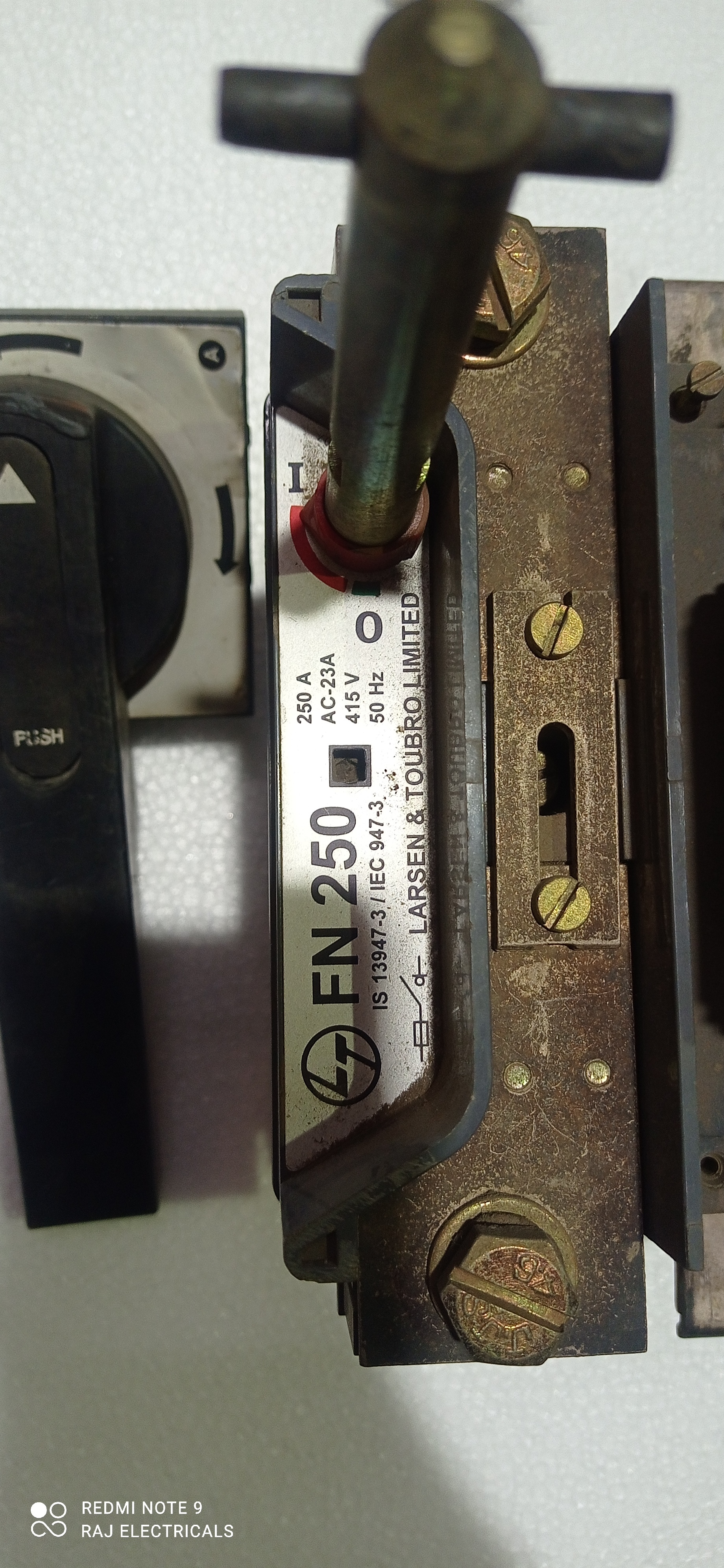 LT 250A FUSE SWITCH FN