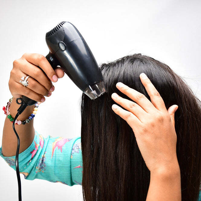 HAIR DRYER WITH FOLDABLE HANDLE