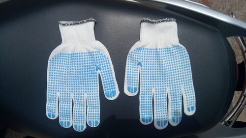 dotted gloves