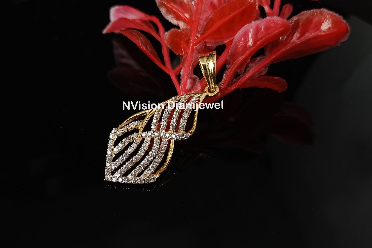 Natural Diamond Stylish Pendant