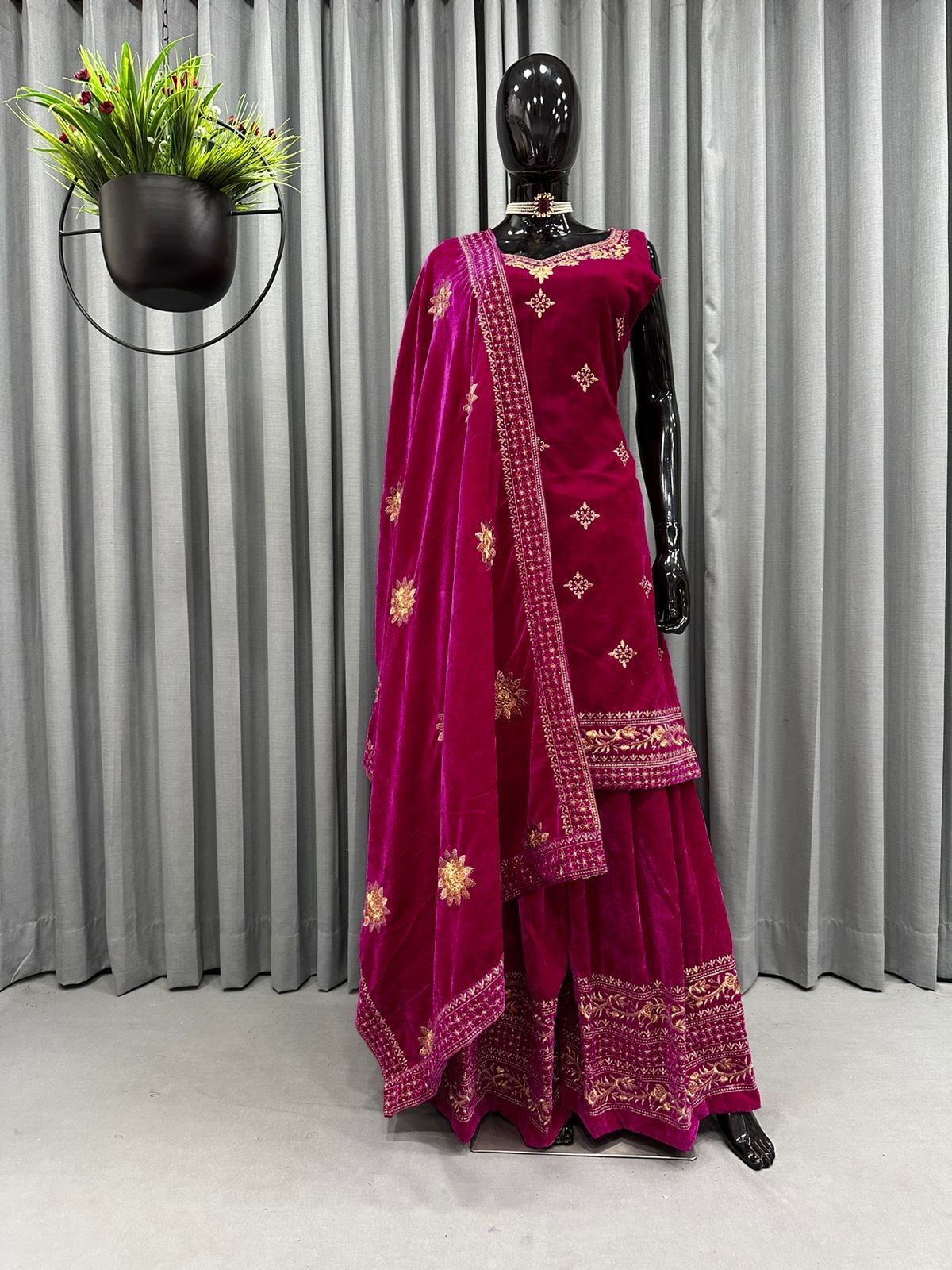 Women Viscos velvet Embroidery Salwar Suit