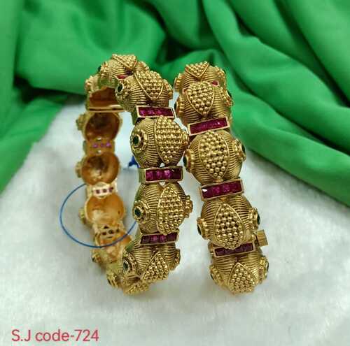 GAJRA POLKI BANGLES