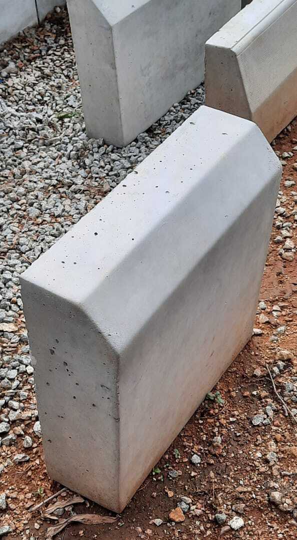 concrete kerbstone