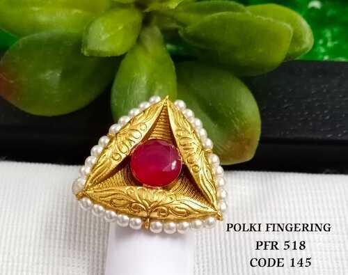 TRIANGLE POLKI FINGRRING
