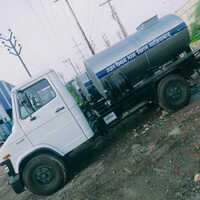 Grey Truck Mounted Water Sprayer Tanker