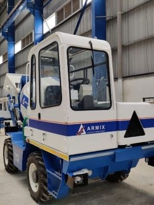 Self Loading Concrete Mixer Machine