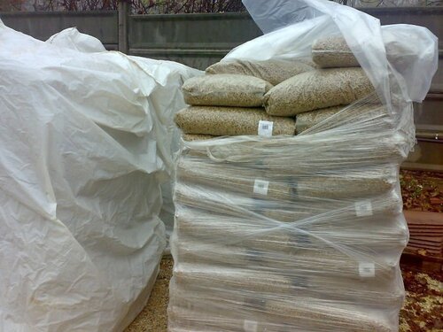 IN STOCK EN Plus-A1 6mm/8mm Fir/Pine/Beech wood pellets in 15kg bags FOR SALE