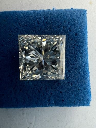 Natural Diamond - Diamond Carat: 1 Carat