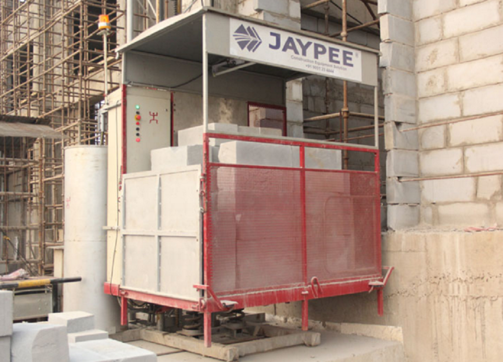 Jaypee Material Hoist