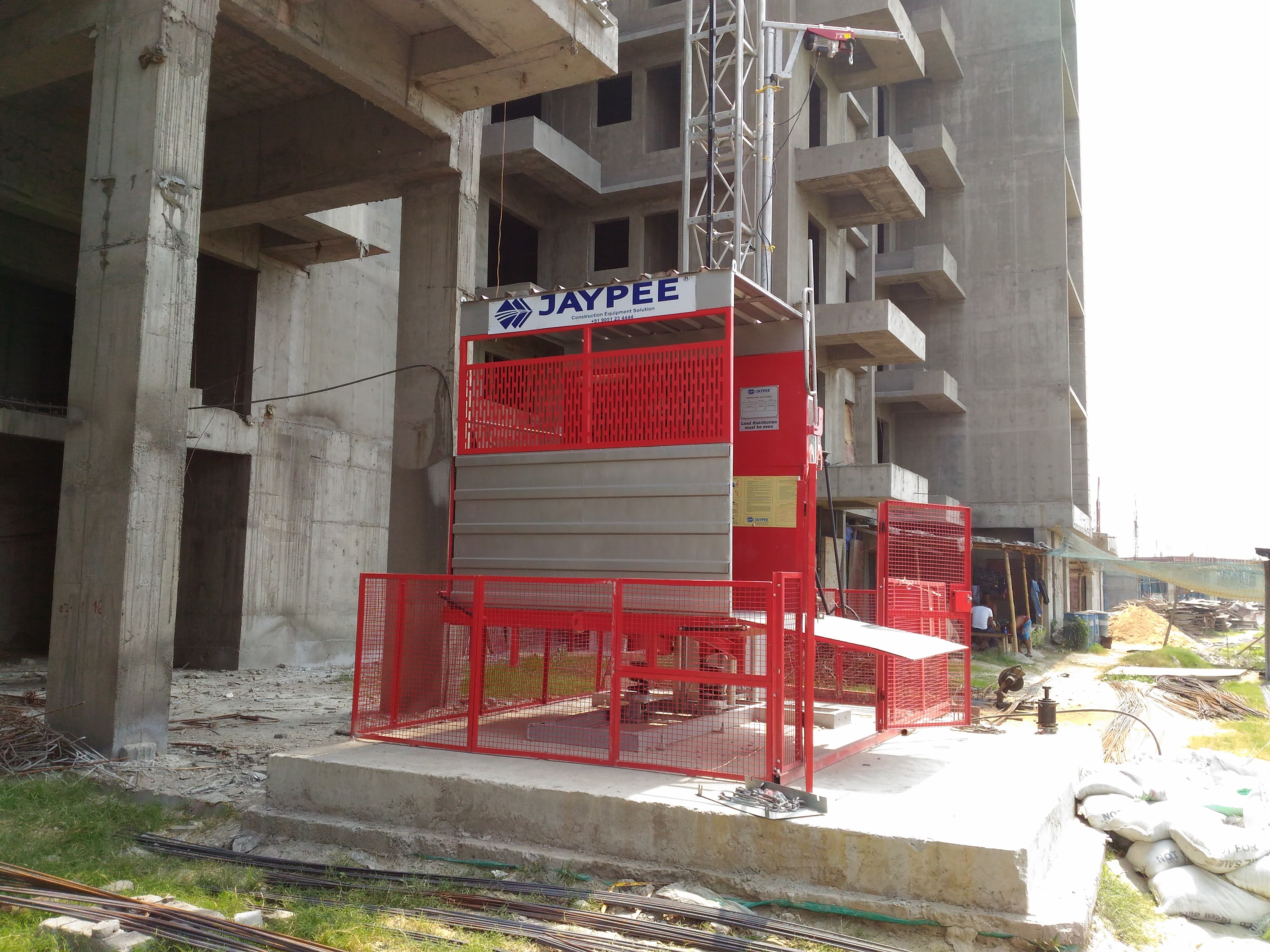 Jaypee Material Hoist