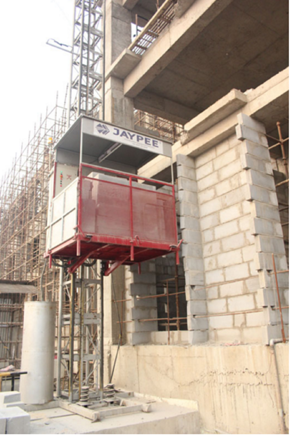 Jaypee Material Hoist
