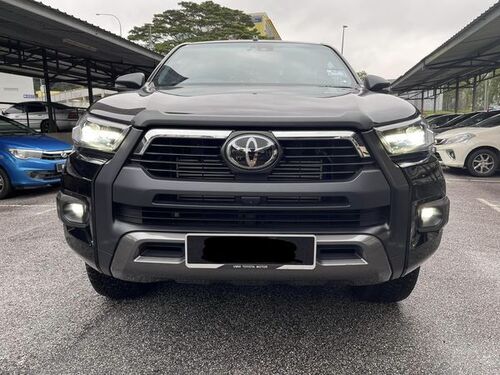 Black Used and New Toyota Hilux diesel pickup 4x4