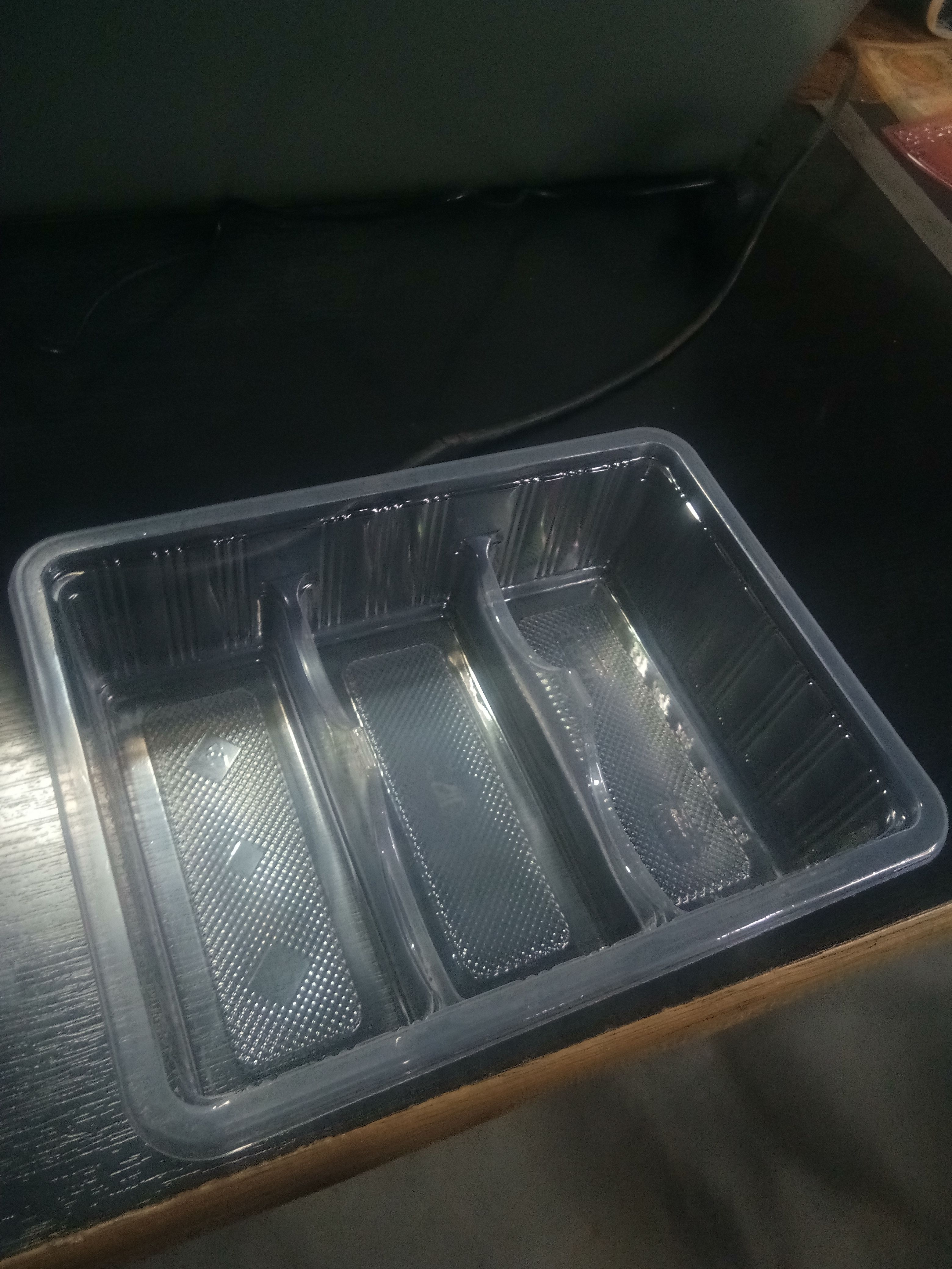 BUSCUIT TRAY