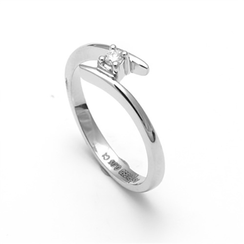 Platinum Engagement Ring With Solitaire Diamonds