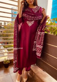 Isha Maroon Rayon Kurti