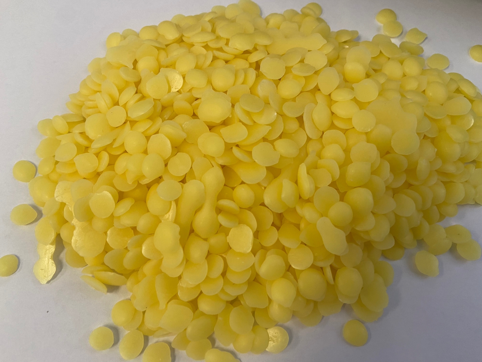 Yellow Bee Wax as a thickening agent and Cosmetics
