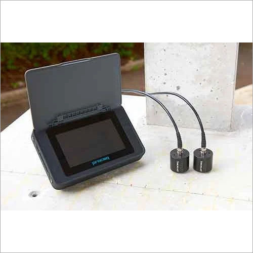 PL 200PE Ultrasonic Pulse Velocity Tester