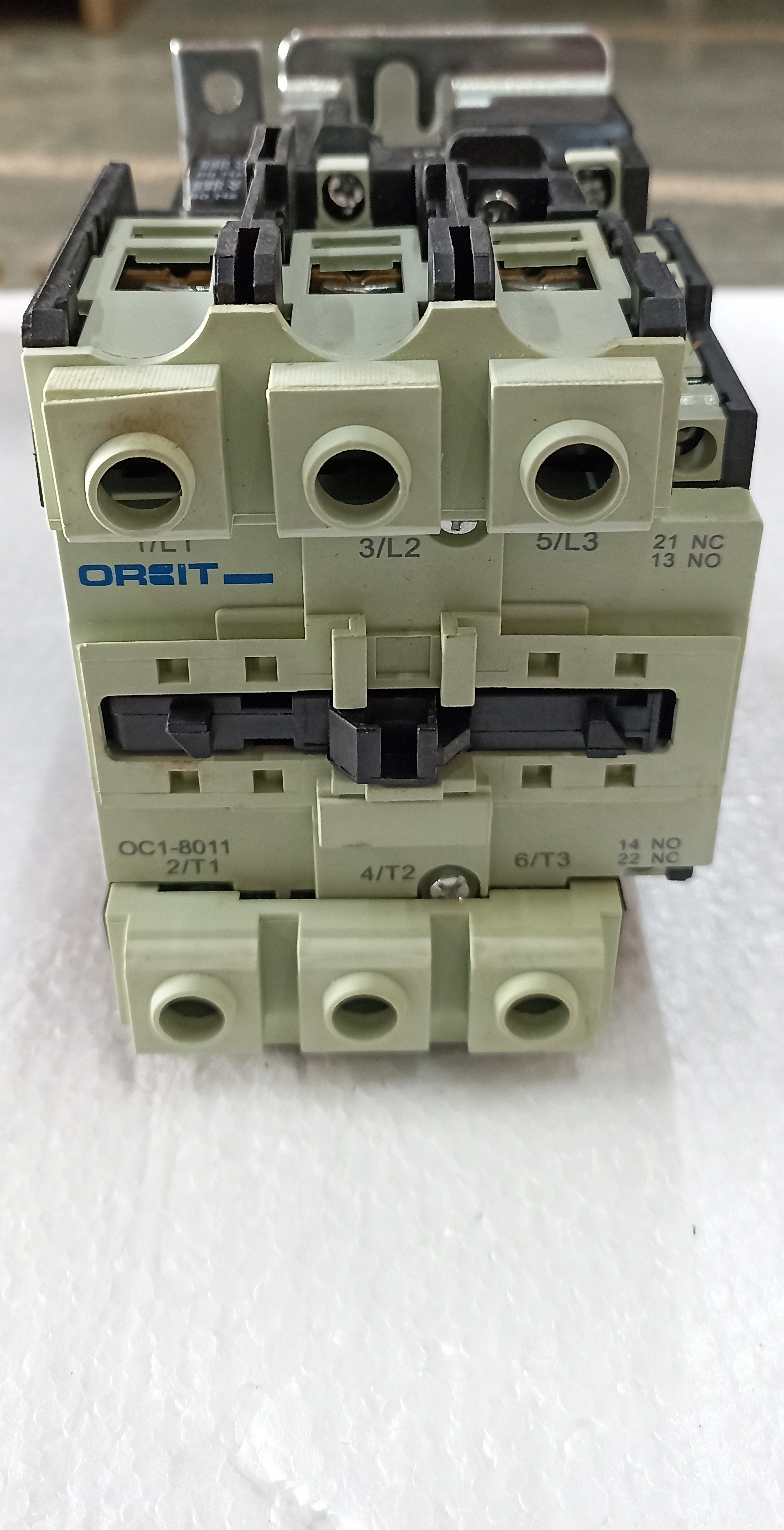 thumbnail interactive-video image 1 of NOFUEL A12-30-10 3-Pole AC Contactor – 120V Coil, 12A, DIN Rail Mount (NEMA) 1 of 4