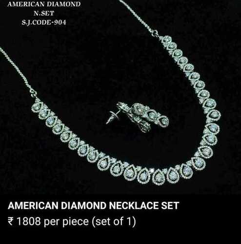 MODERN LOOK  DIAMOND NECKLACE SET