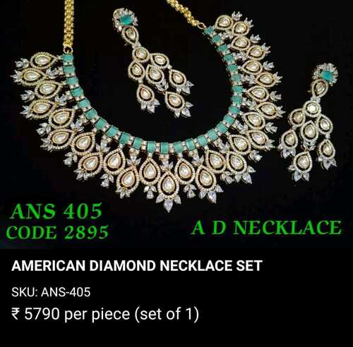 DIAMOND NECKLACE SET