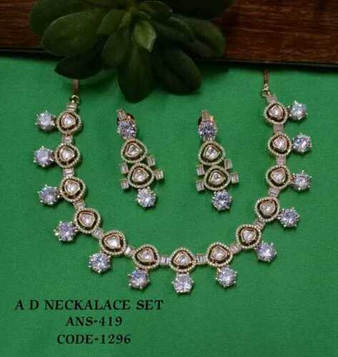 BEAUTIFUL AMERICAN DIAMOND NECKLACE STE