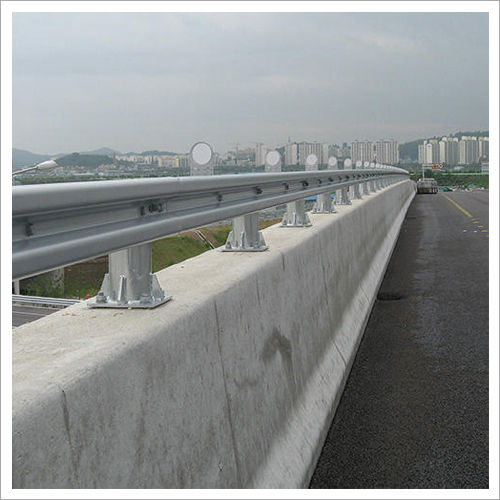 Black Galvanized Road Crash Beam Barrier