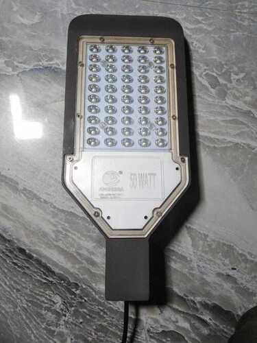 50 WATT LENS STREET LIGHT