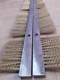 Strip brush