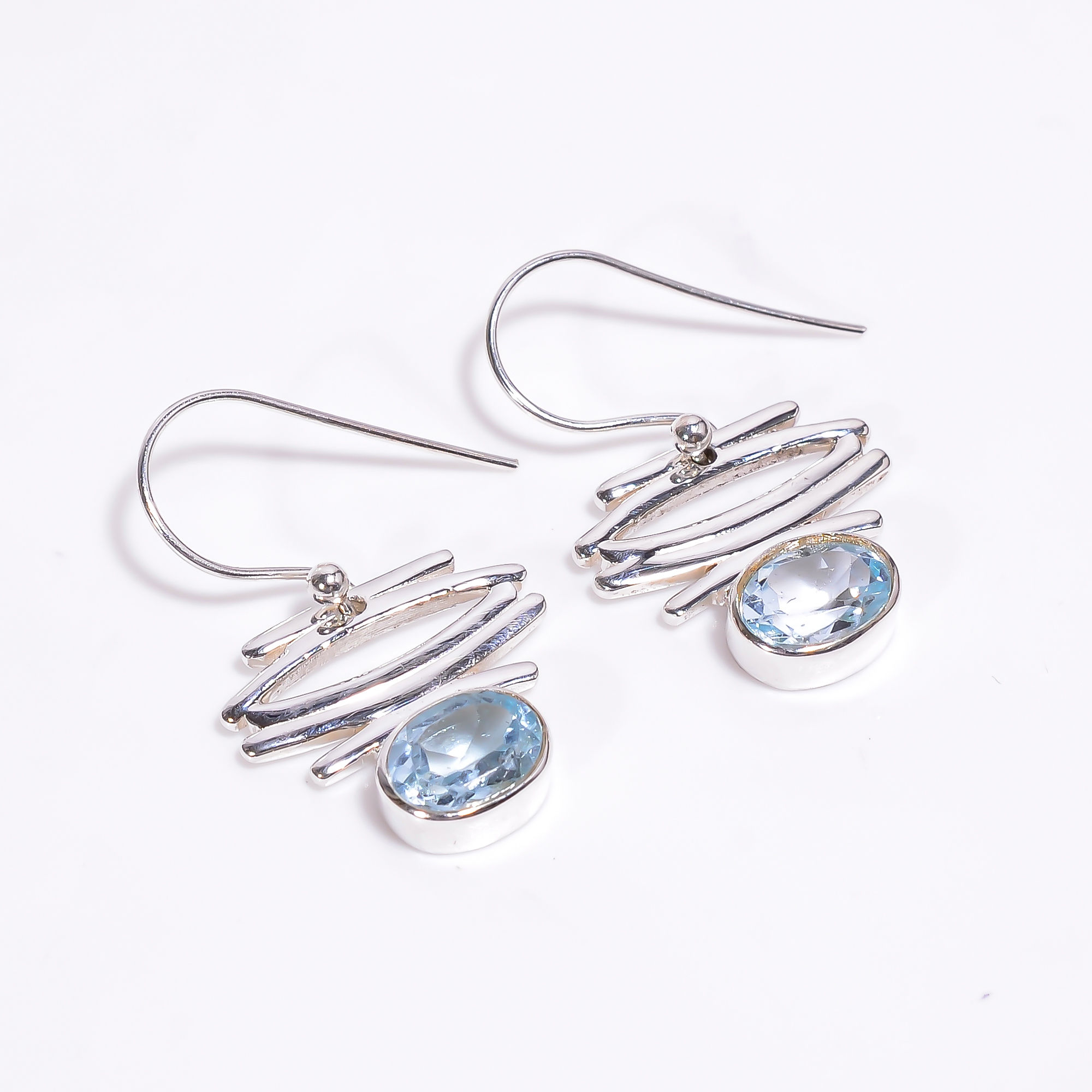 Natural Rainbow Moonstone 925 Sterling Silver Drop Earrings Girls Fashion Earrings supplier