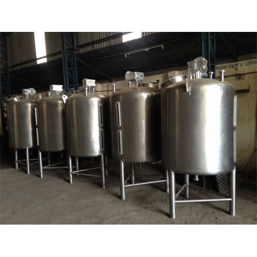 Silver Vmst Vertical Milk Storage Tank