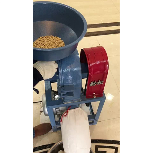 Flour Grinder Machine By AYANSHI ENGINEERING WORKS