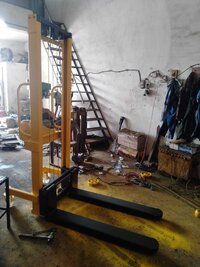 Electric Stacker