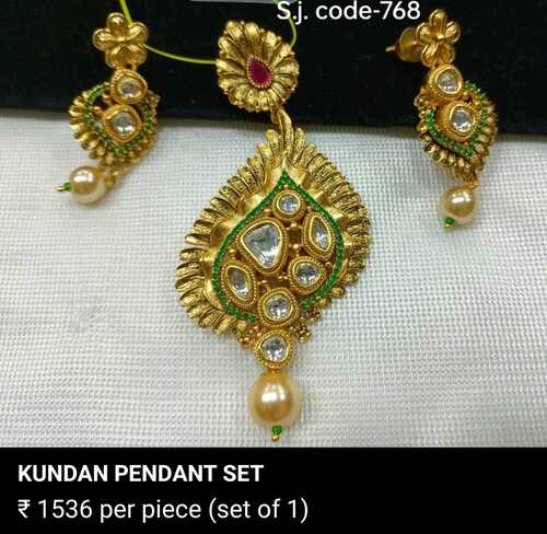 RUBY AND GREEN SIMPLE KUNDAN PENDANT SET