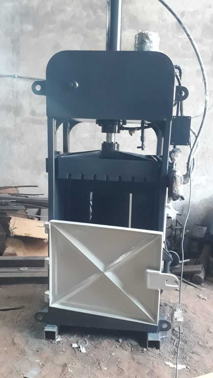 BAILING PRESS
