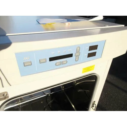 Refurbished CO2 Incubator