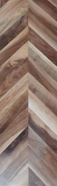 WOODEN FLOORING LAMINATE