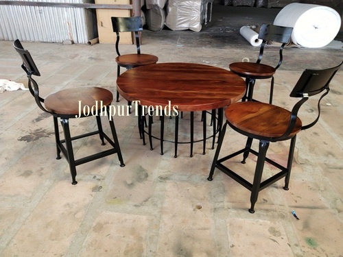 Coffee Table With Four Chair