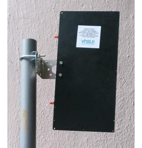Dual Port Vertical Polarization Antenna